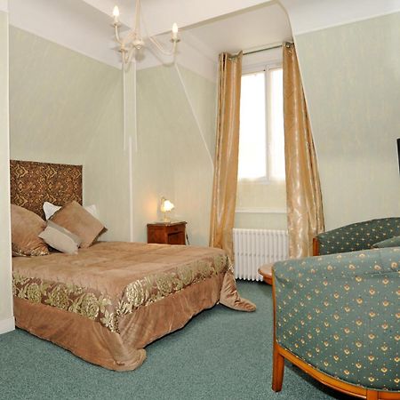 Hotel La Tour Sully-sur-Loire Ngoại thất bức ảnh