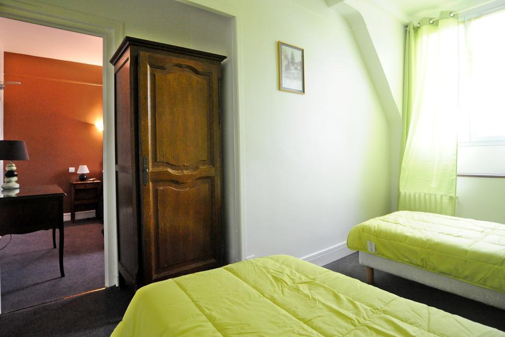 Hotel La Tour Sully-sur-Loire Phòng bức ảnh